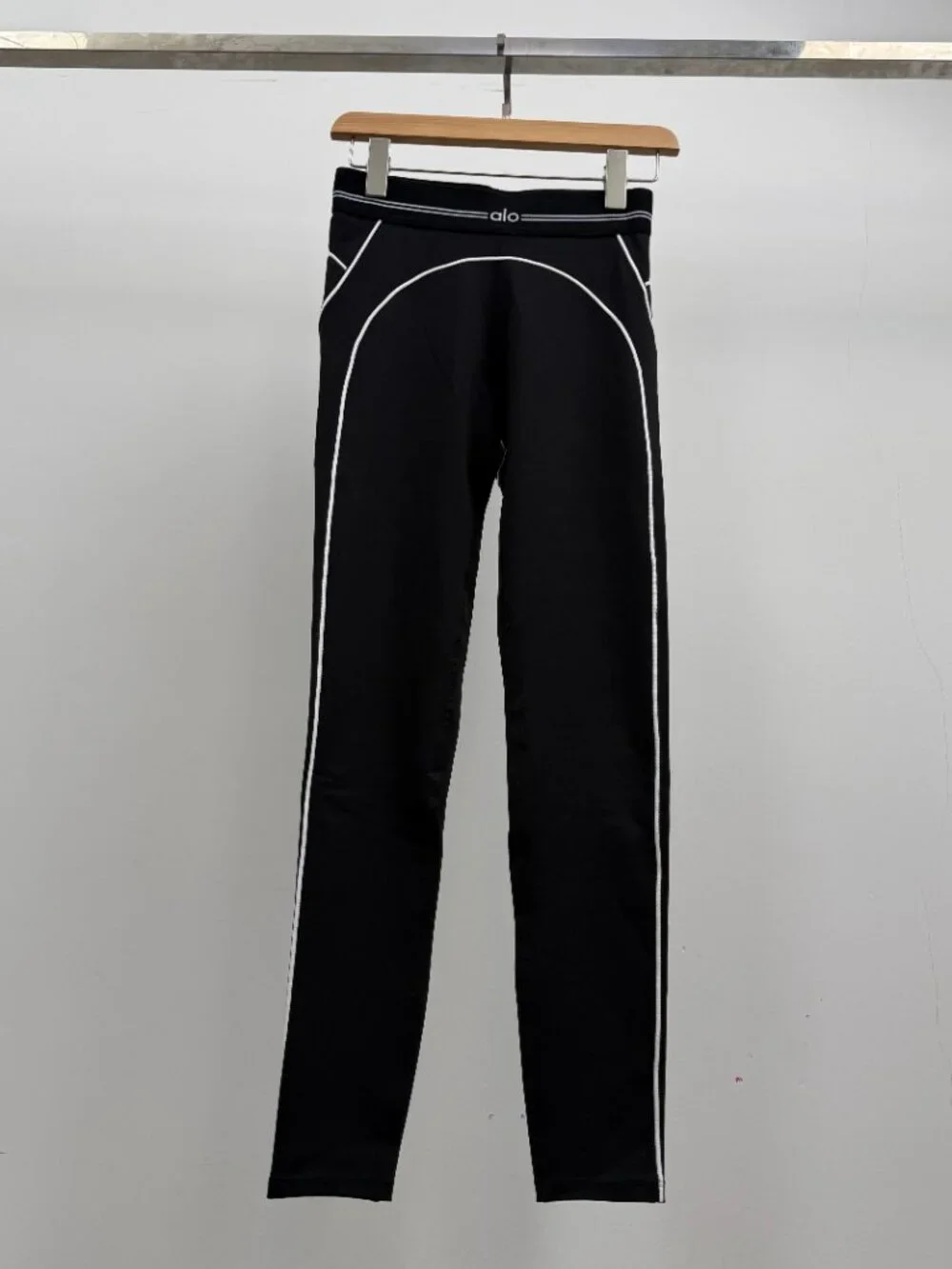Alo Black & White Piped Sports Set